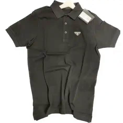 Prada Polo Yaka Tişörtler: Şıklık ve Konforun Buluştuğu Moda Koleksiyonu