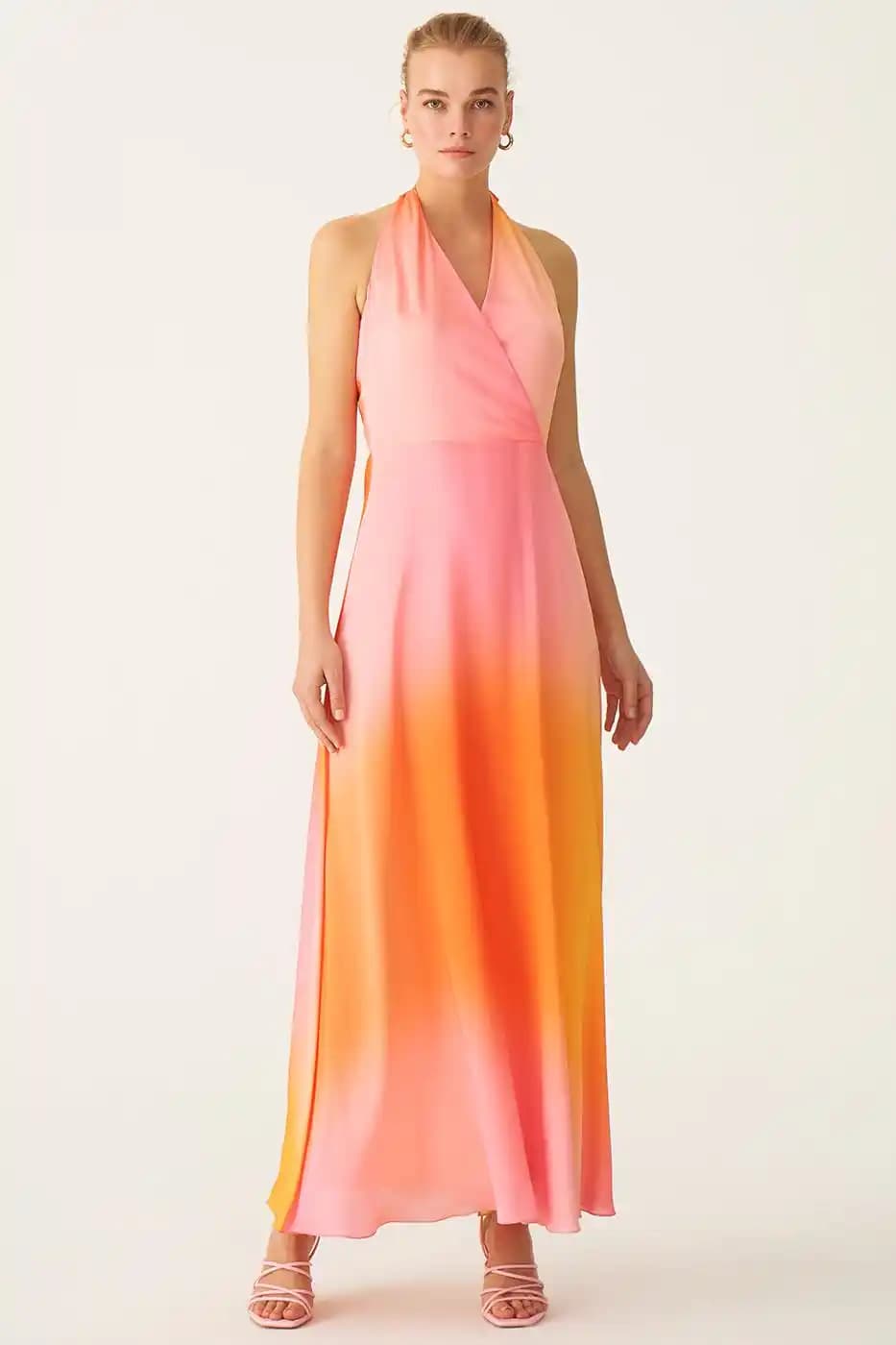 Renkli Elbiselerle Kendinizi İfade Etmenin Modern Moda Trendleri ve Stil İpuçları