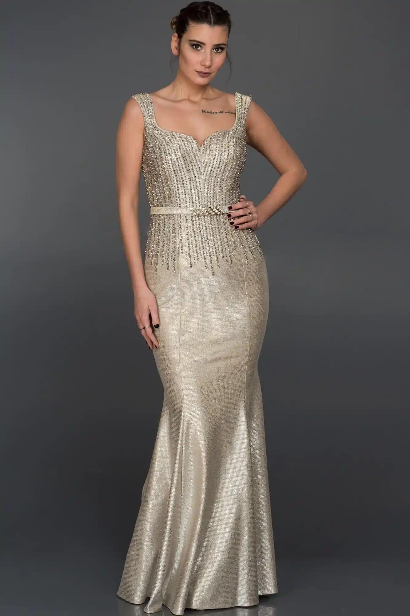 Resmi Elbise Modelleri: Şıklık ve Zarafetin Güncel Trendleri ve Seçim Rehberi