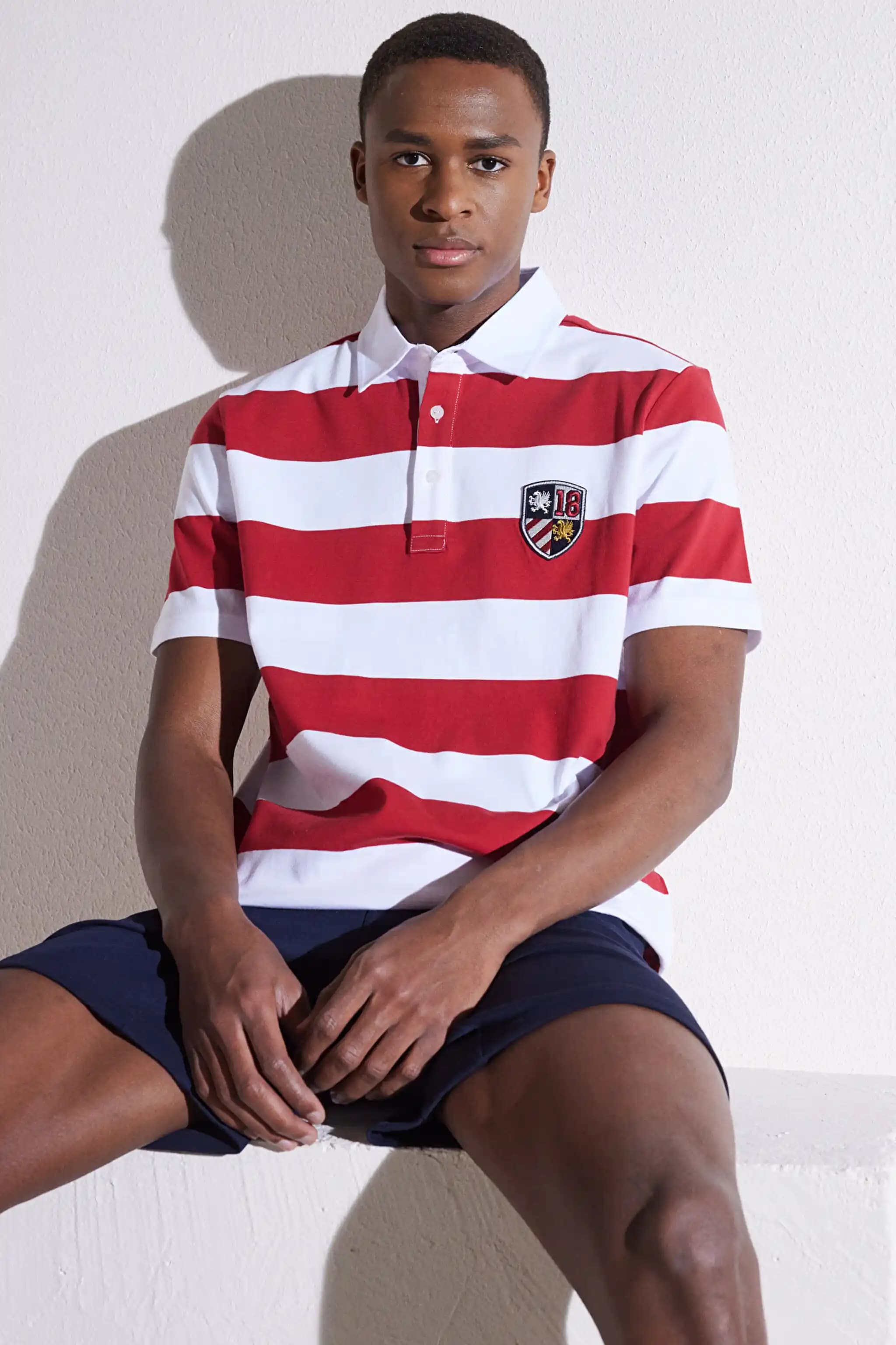 Rugby Tişörtleri Moda Dünyasında Spor ve Şıklığın Buluşması Nasıl Yansıtılır