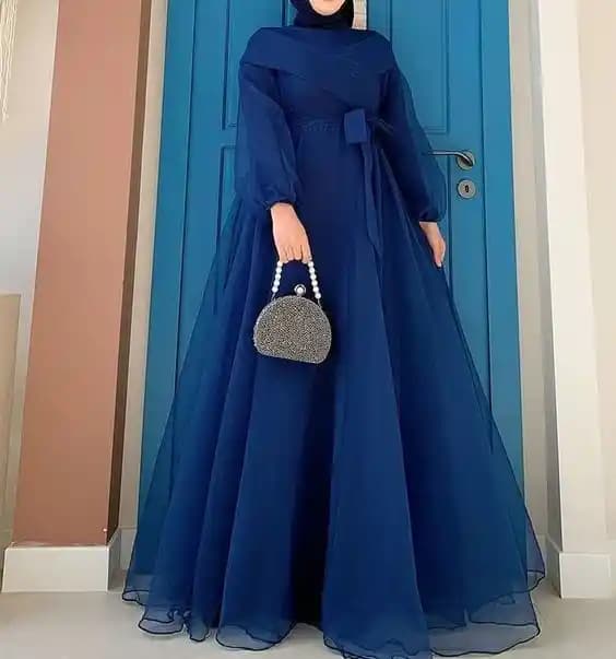 Sade Düğün Kombinleri Rehberi: Modern ve Zarif Tarzlarla En Şık Gününüzü Yaratın