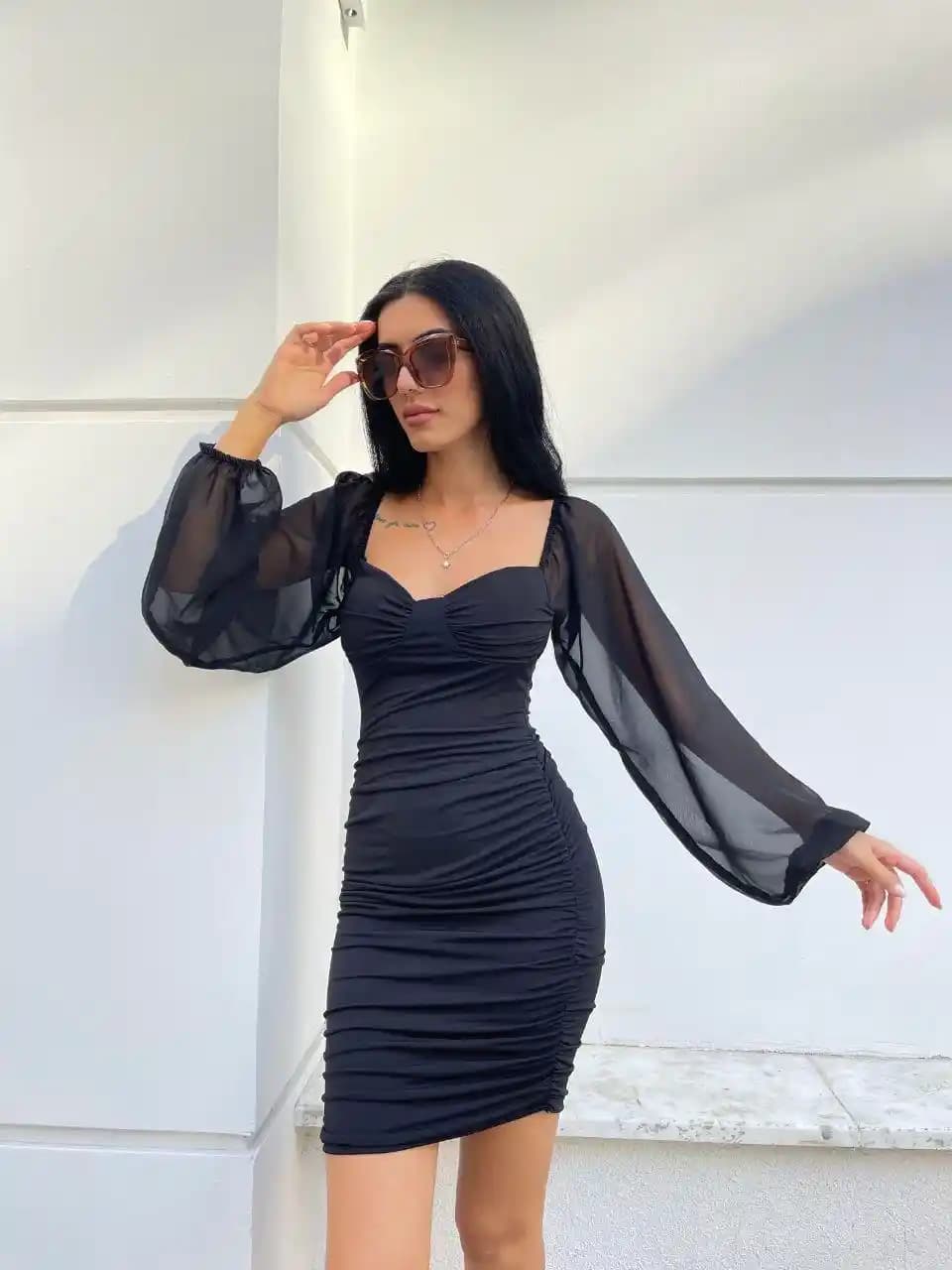 Sade ve Şık Elbise Modelleri: Güncel Trendler ve Stil İpuçları