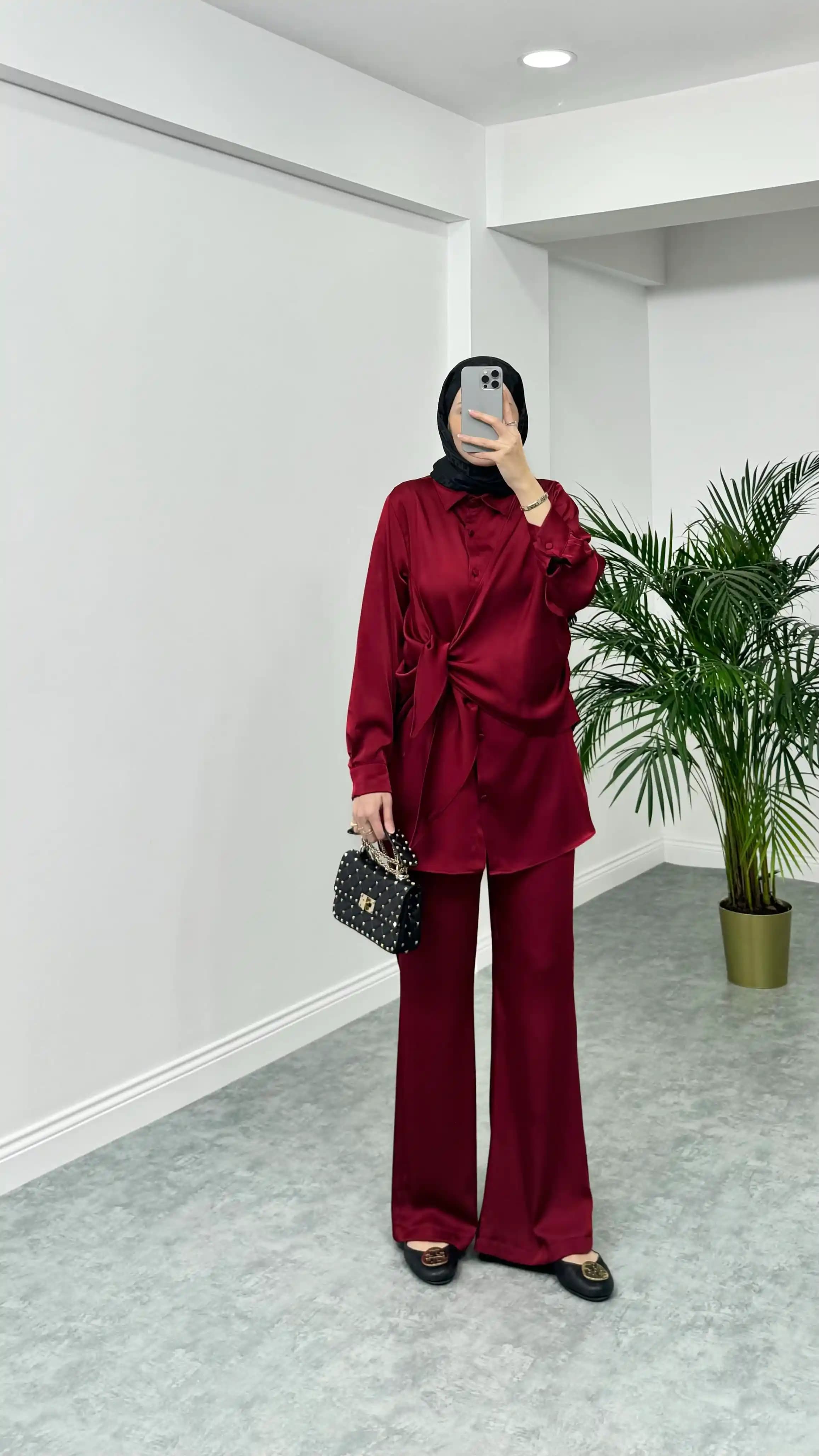 Saten Pantolon Takımları: Moda Trendleri, Kombinasyonlar ve Bakım İpuçları