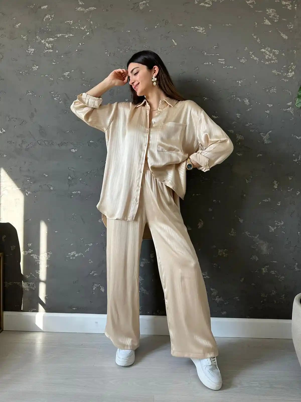 Saten Takımların Moda Dünyasındaki Yeri ve Kombinasyon İpuçları