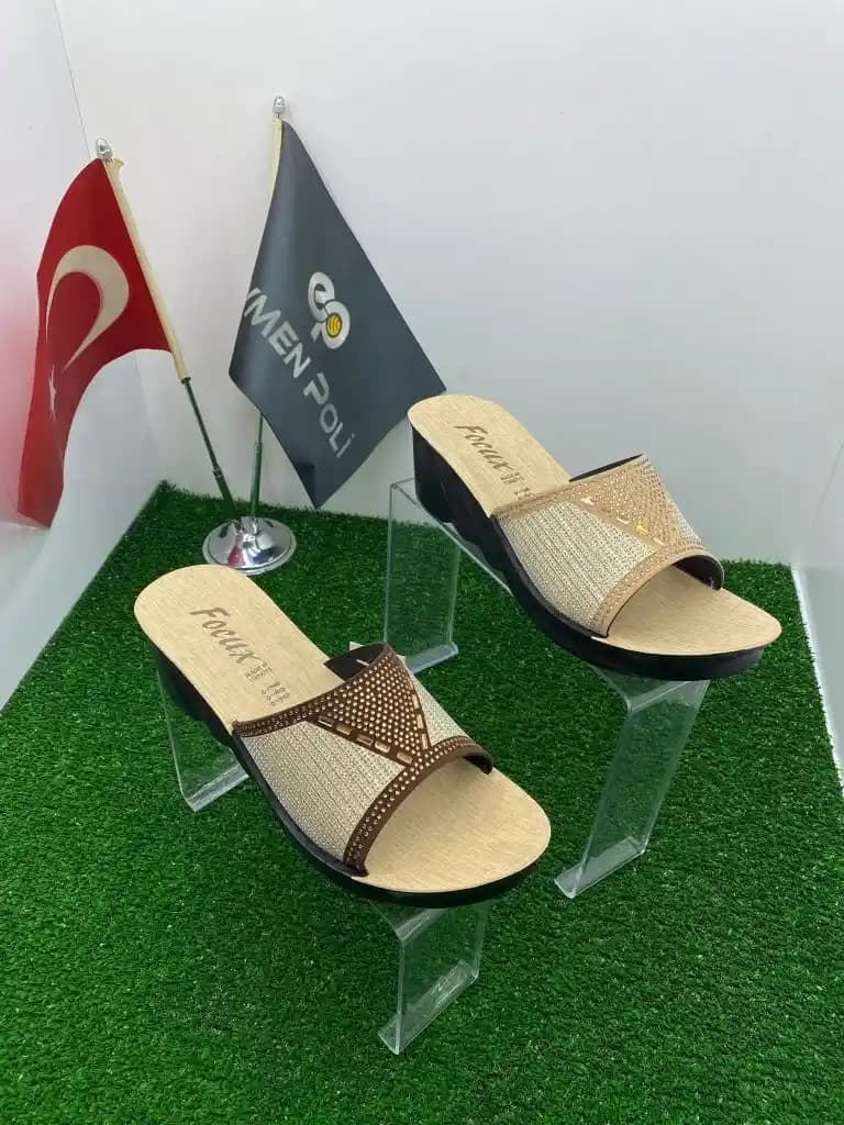 Sevgili Terlikleri: Rahatlık ve Şıklığın Moda Dünyasındaki Yeri ve Trendleri