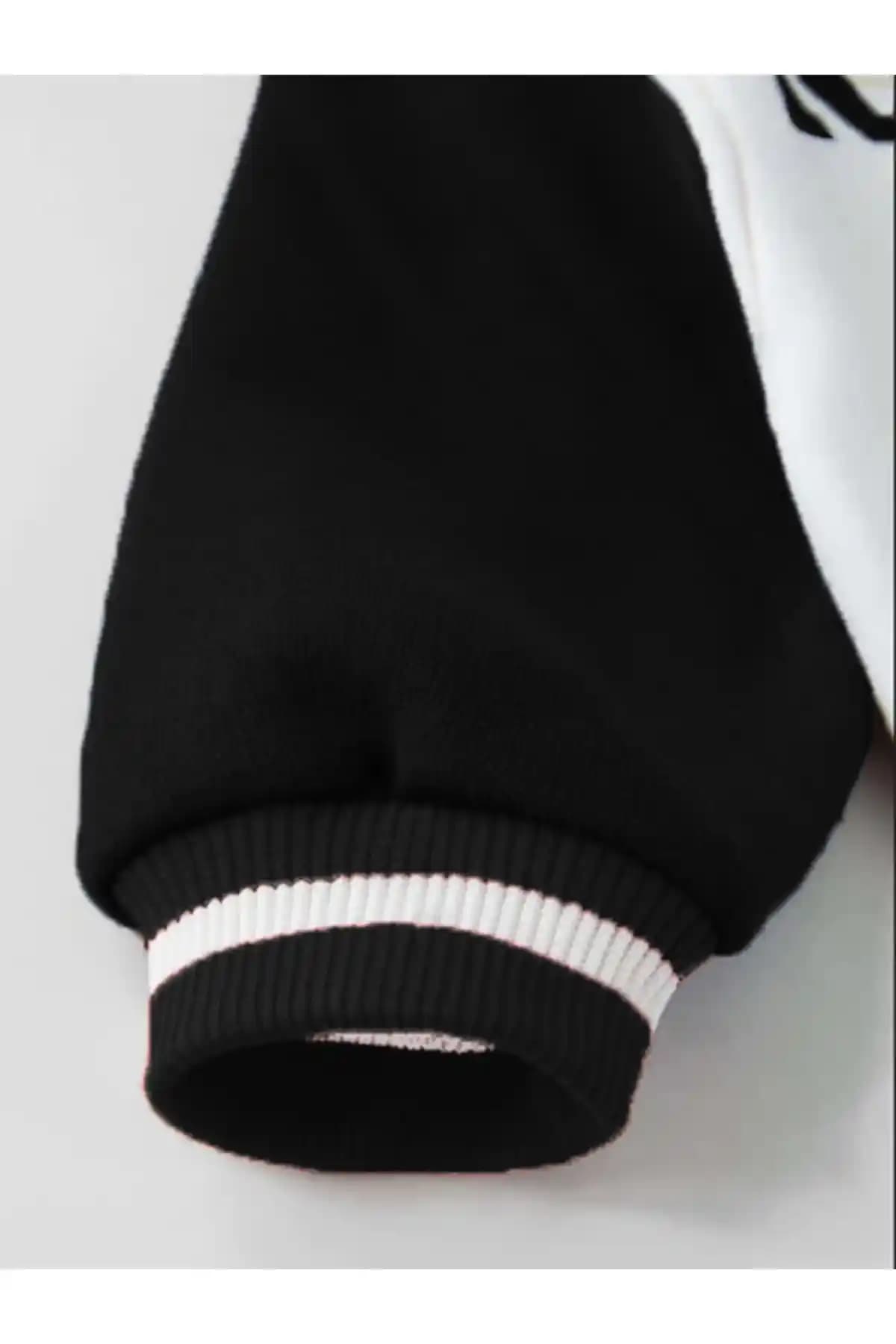 Siyah Beyaz Kolej Ceketi Moda Dünyasında Zamansız Bir Parça ve Stil İpuçları