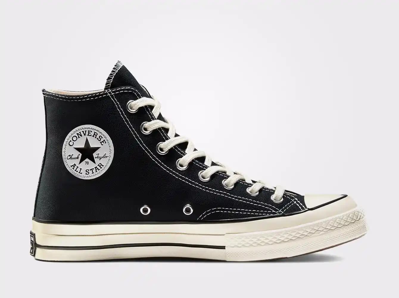 Siyah Converse Chuck 70: Zamansız Stil ve Konfor Sunan Moda İkonu