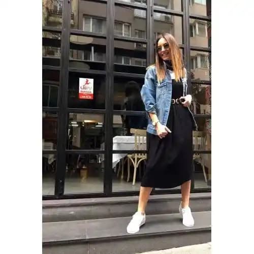 Siyah Elbise ve Kot Ceket Kombinleriyle Zamansız Şıklık ve Tarz Yaratma Rehberi