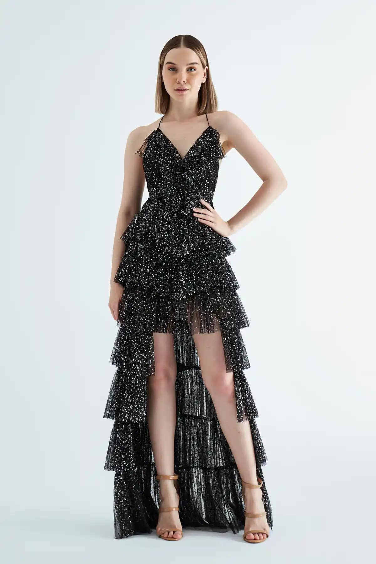 Siyah Kına Elbisesi Modasında Güncel Trendler ve Stil İpuçları