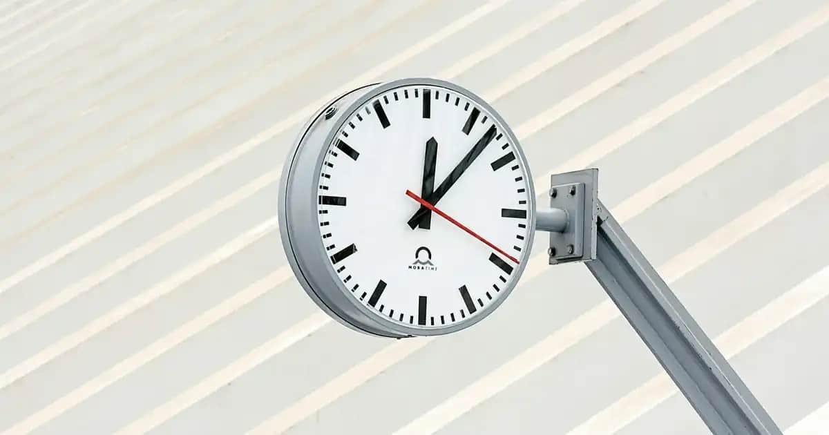 Siyah Makosen Ayakkabılarla Şıklık ve Rahatlık Zirvesine Ulaşın