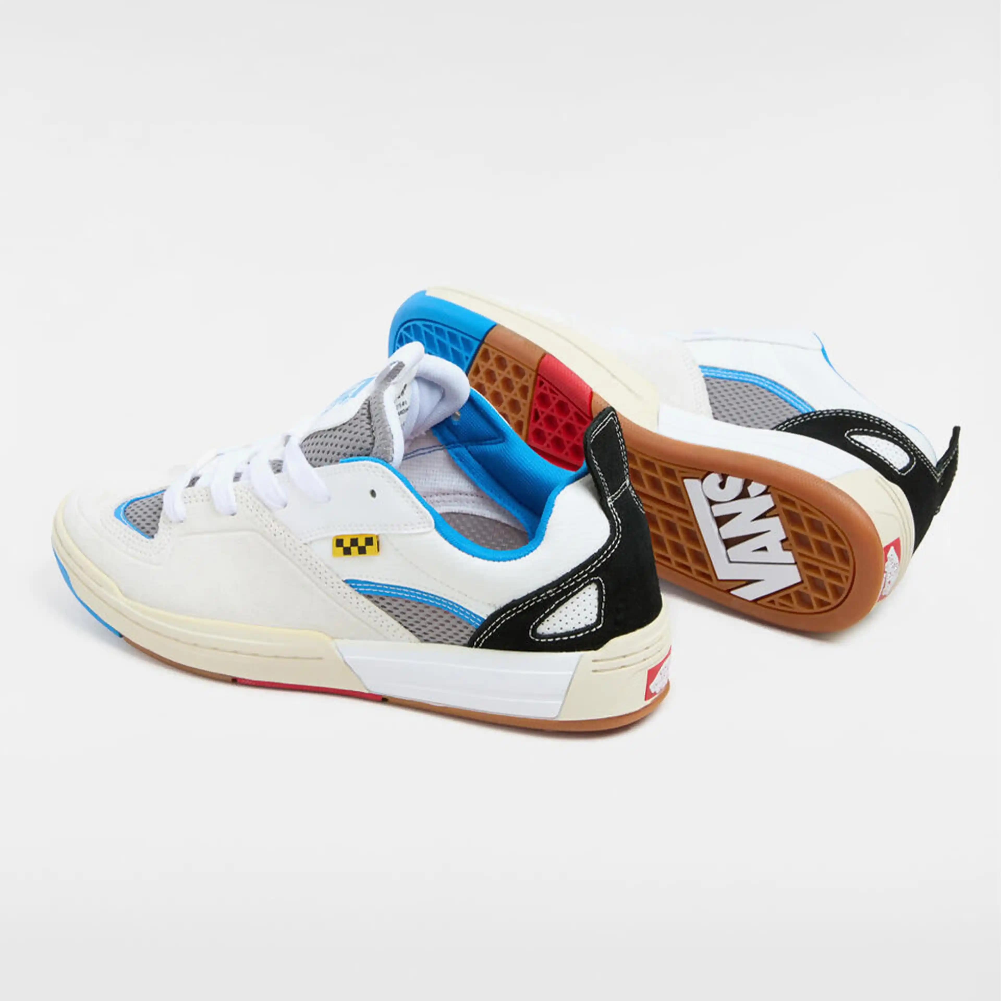 Skate Ayakkabılarının Moda Dünyasındaki Yeri ve Güncel Trendler