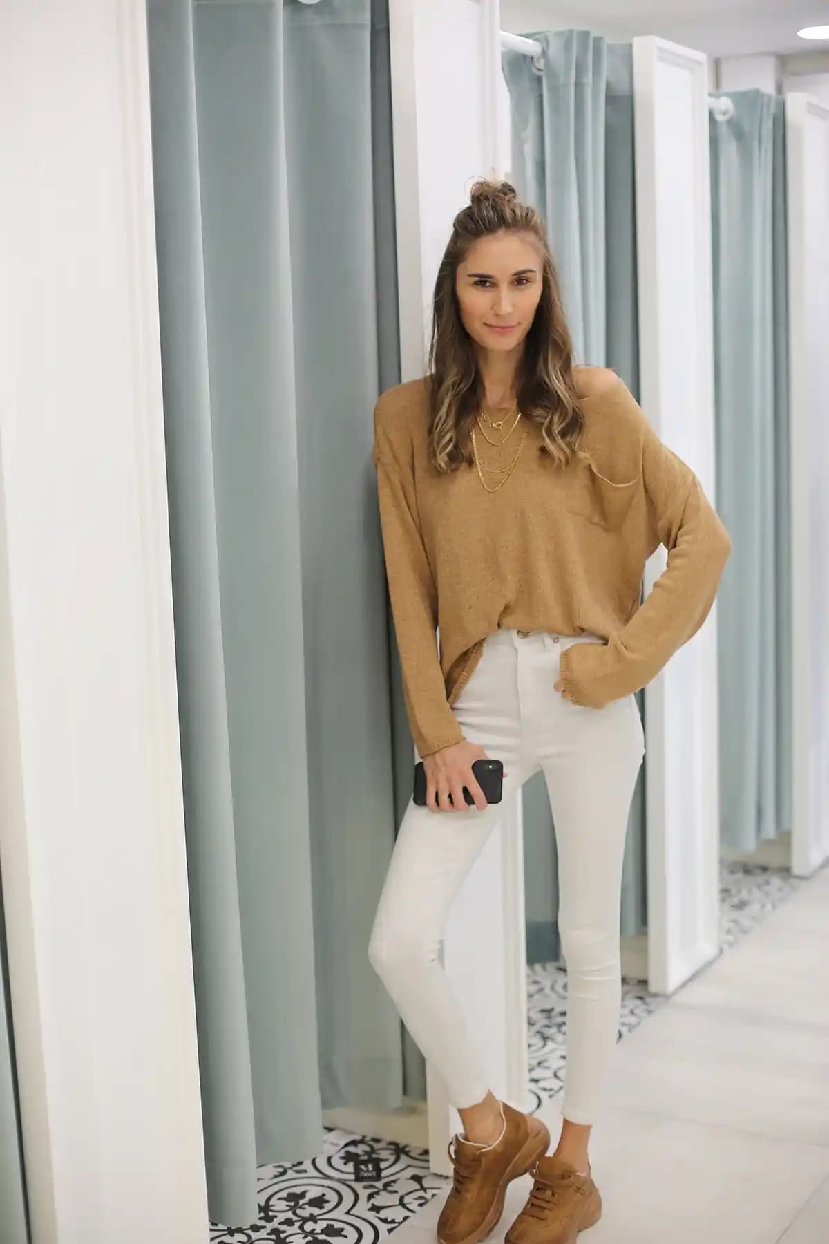 Skinny Kot Modasının Evrimi ve Stil İpuçlarıyla Güncel Kullanım Rehberi