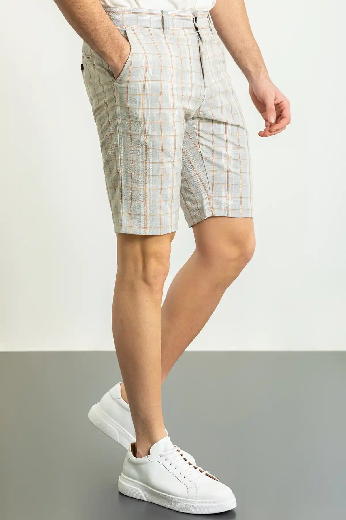 Slim Fit Şortlar Modanın En Şık ve Çok Yönlü Parçası Olmaya Devam Ediyor