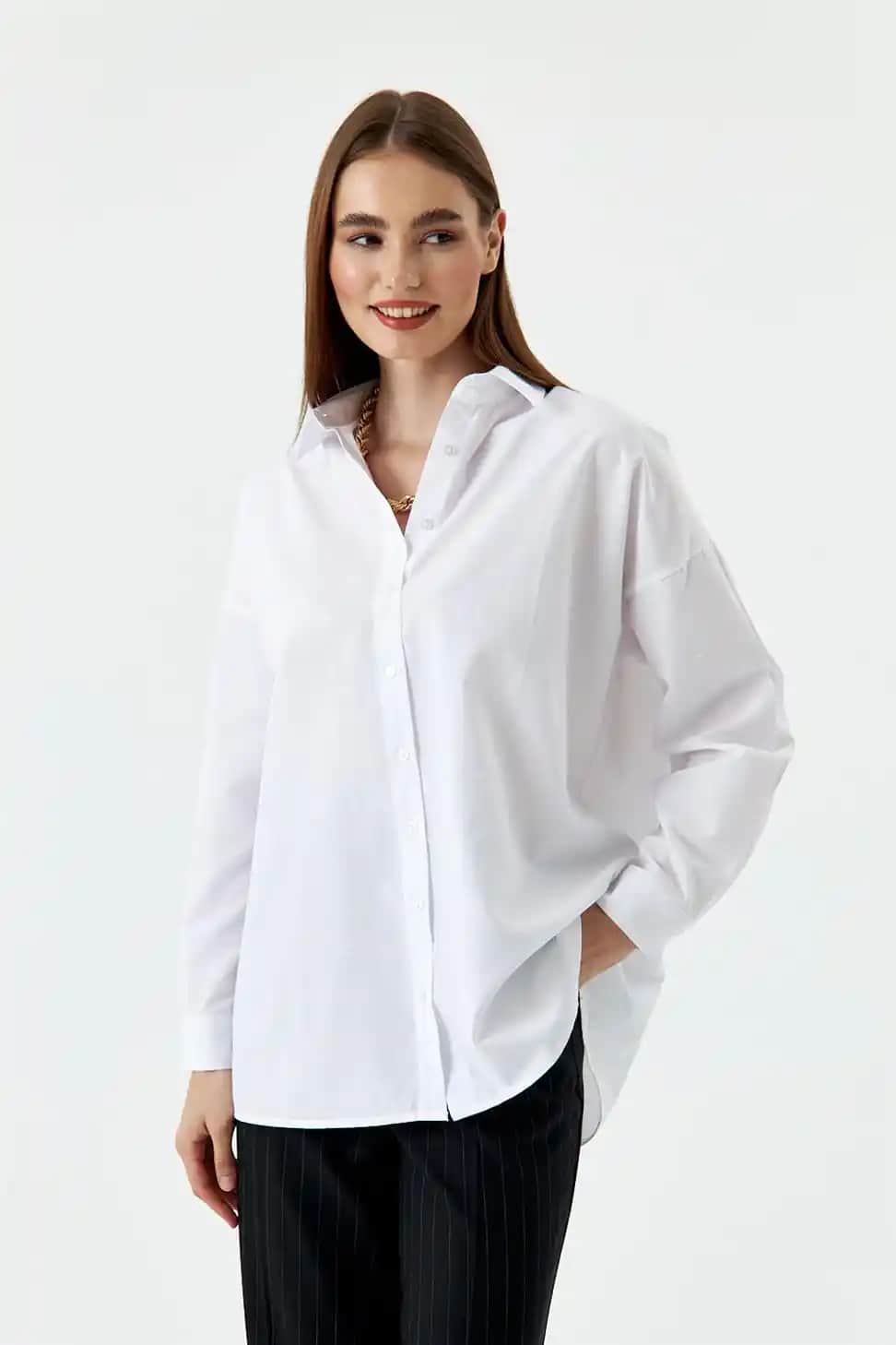 Sofi Gömlekleri: Modern ve Zarif Tasarımlarla Şıklığınızı Yansıtın