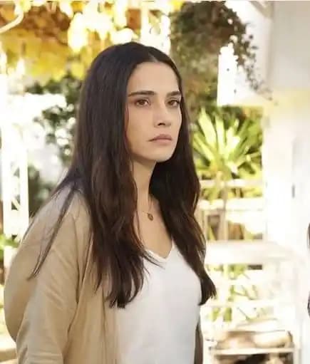 Sonbahar ve Kış Modası İçin Güncel Kıyafet Trendleri ve Kombin Önerileri