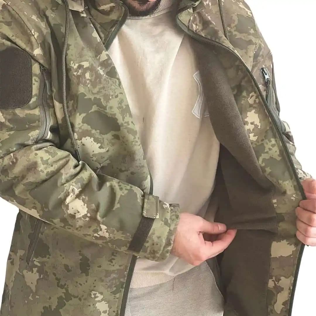Su Geçirmez Askeri Montlar: Dayanıklılık ve Şıklığın Modern Buluşması