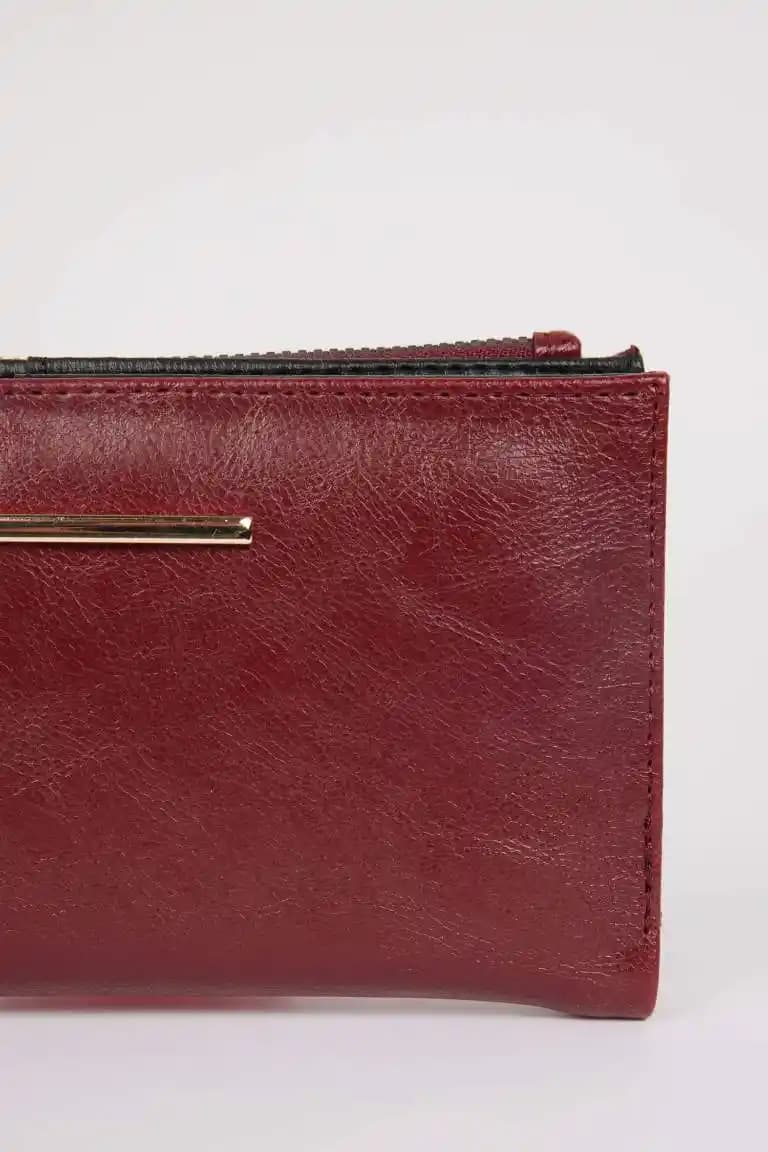 Suni Deri Cüzdanlar: Moda ve Sürdürülebilirliğin Güncel Trendleri ve Seçim İpuçları