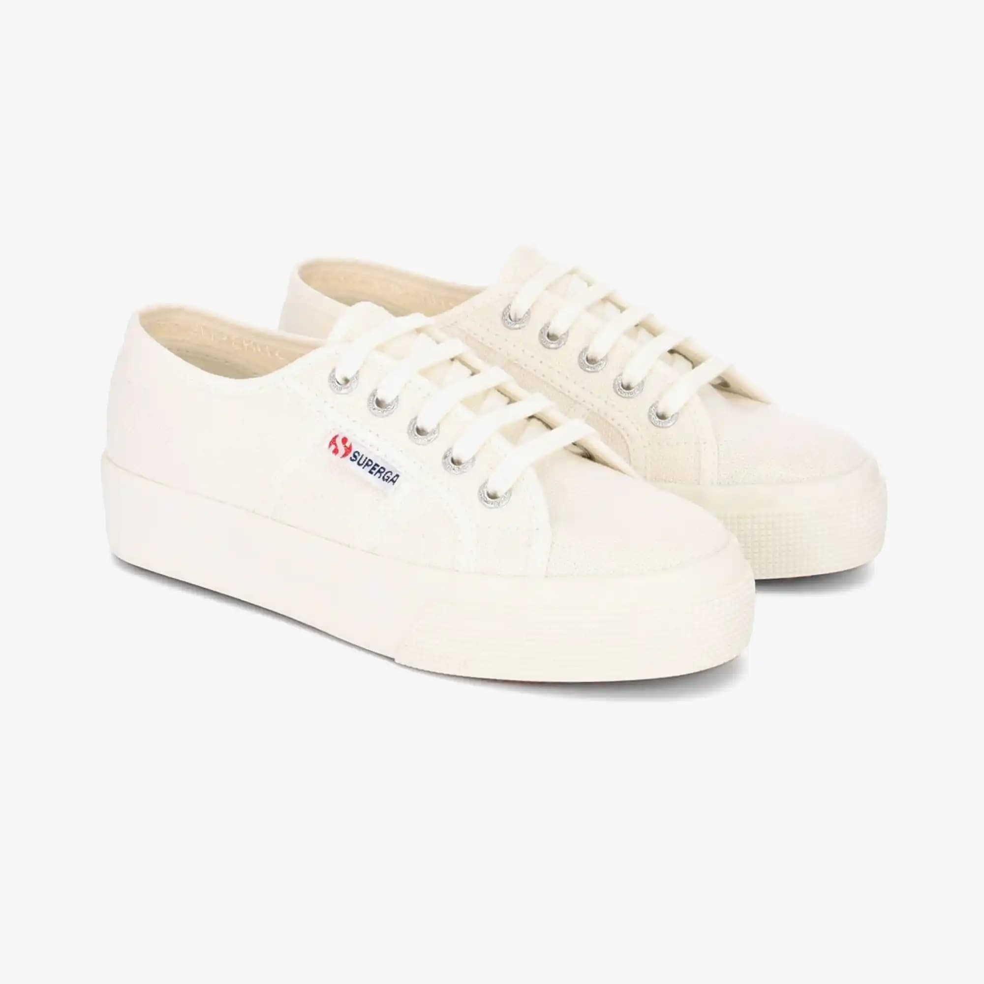 Superga Kadın Sneaker Modası: Şıklık ve Konforu Bir Arada Sunan Trendler