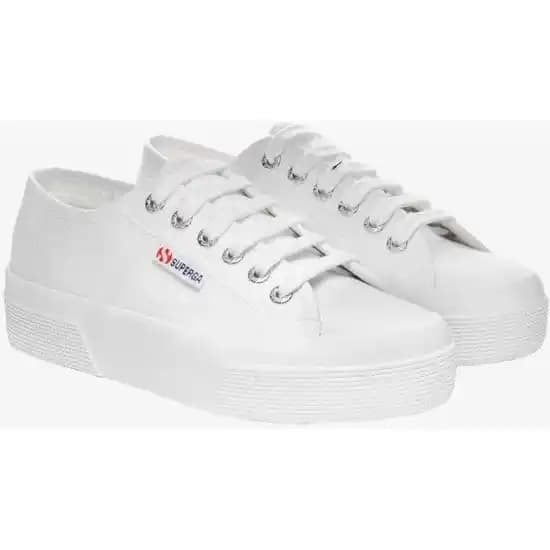 Superga Spor Ayakkabıları: Moda ve Konforu Bir Arada Sunan Popüler Marka