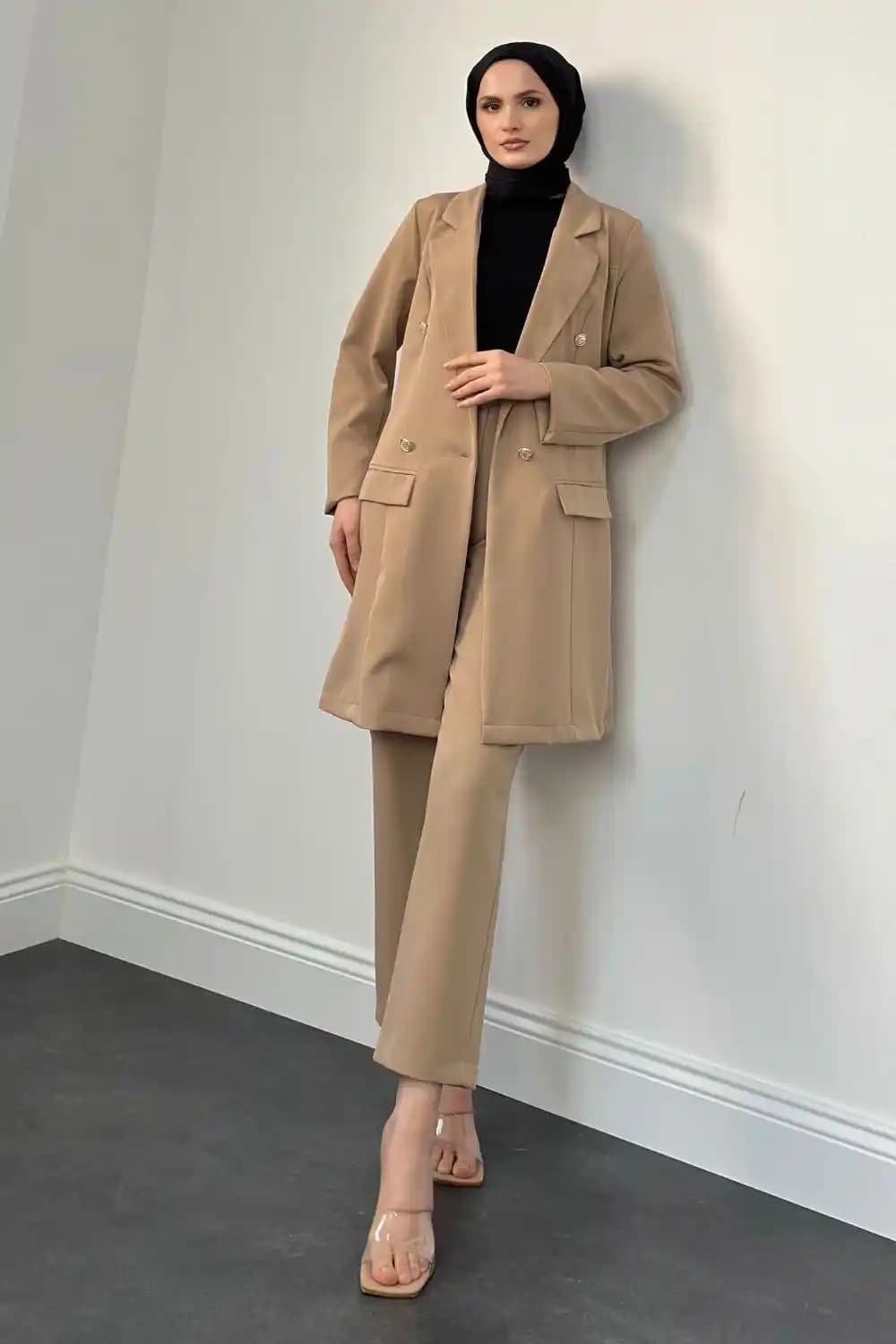 Sütlü Kahve Rengi ve Moda Dünyasındaki Yeri Güncel Trendler ve Kombinasyonlar