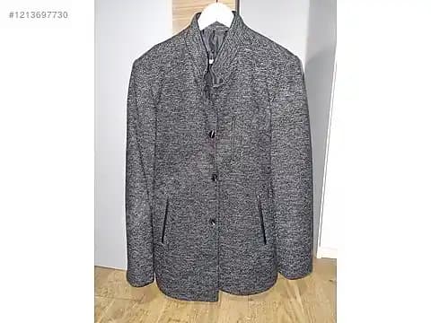 Süvari Hakim Yaka Kaşe Kabanlar: Kışın Şıklığını Yansıtan Modern ve Klasik Tasarımlar