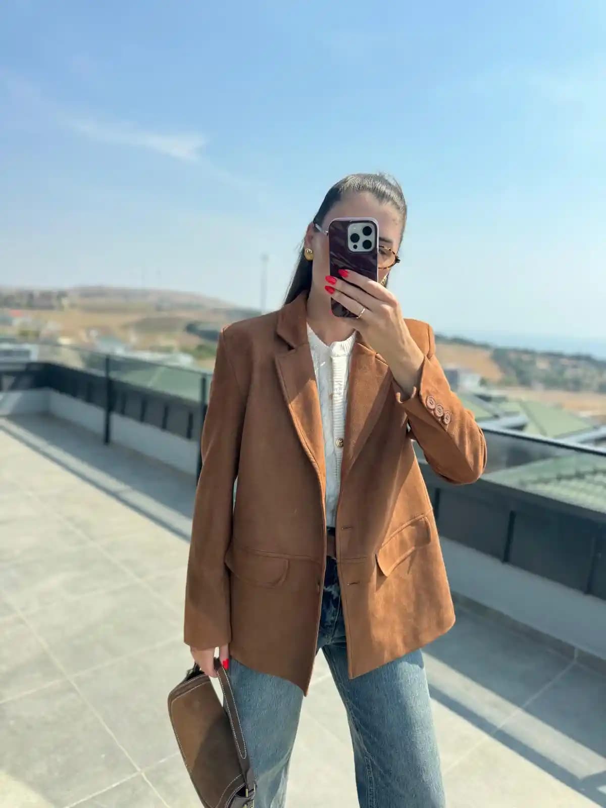 Taba Rengi Ceketler: Moda Trendleri ve Kombinasyon Önerileriyle Şıklık Yaratın