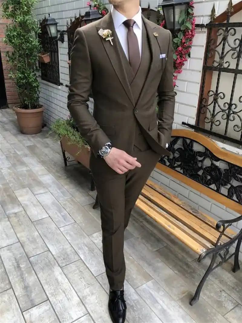 Takım Elbise Altı Ayakkabılar: Çeşitleri, Seçimi ve Moda Trendleri