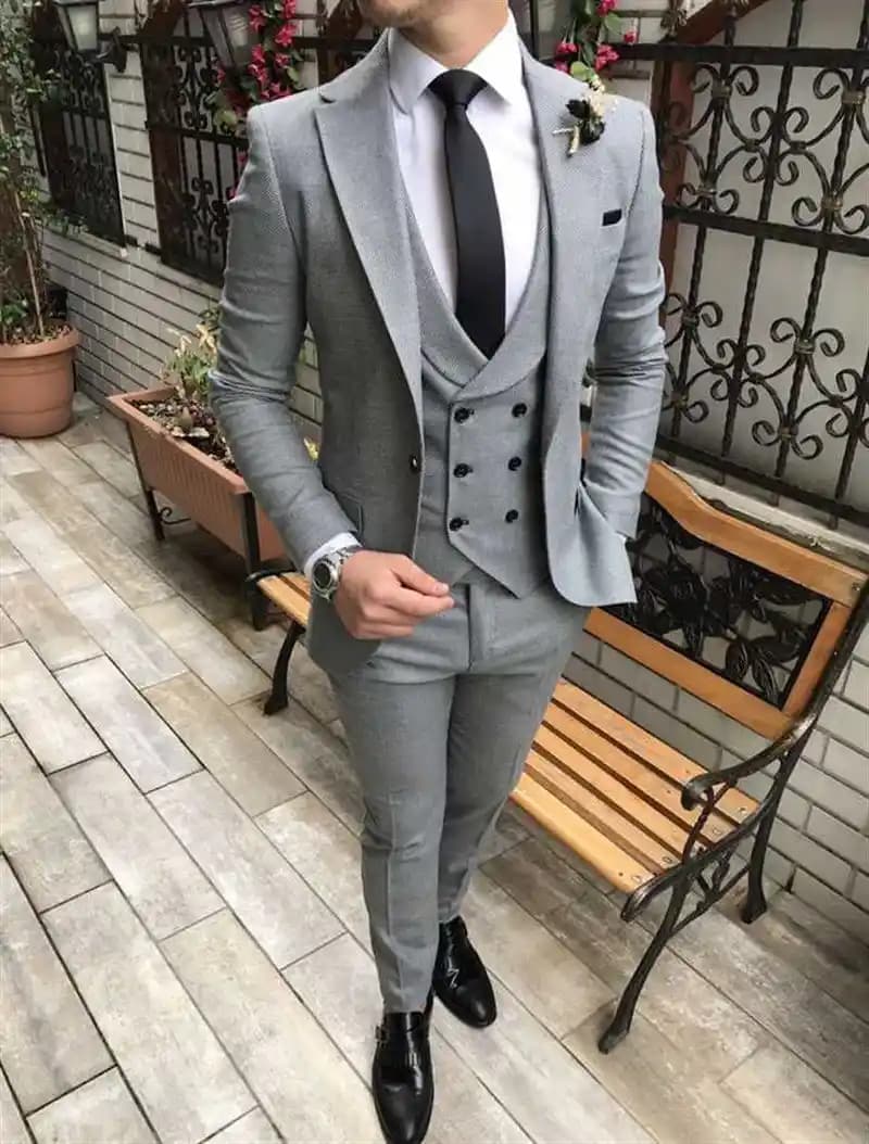 Takım Elbise Altına Uygun Ayakkabı Seçimi ve Stil İpuçları