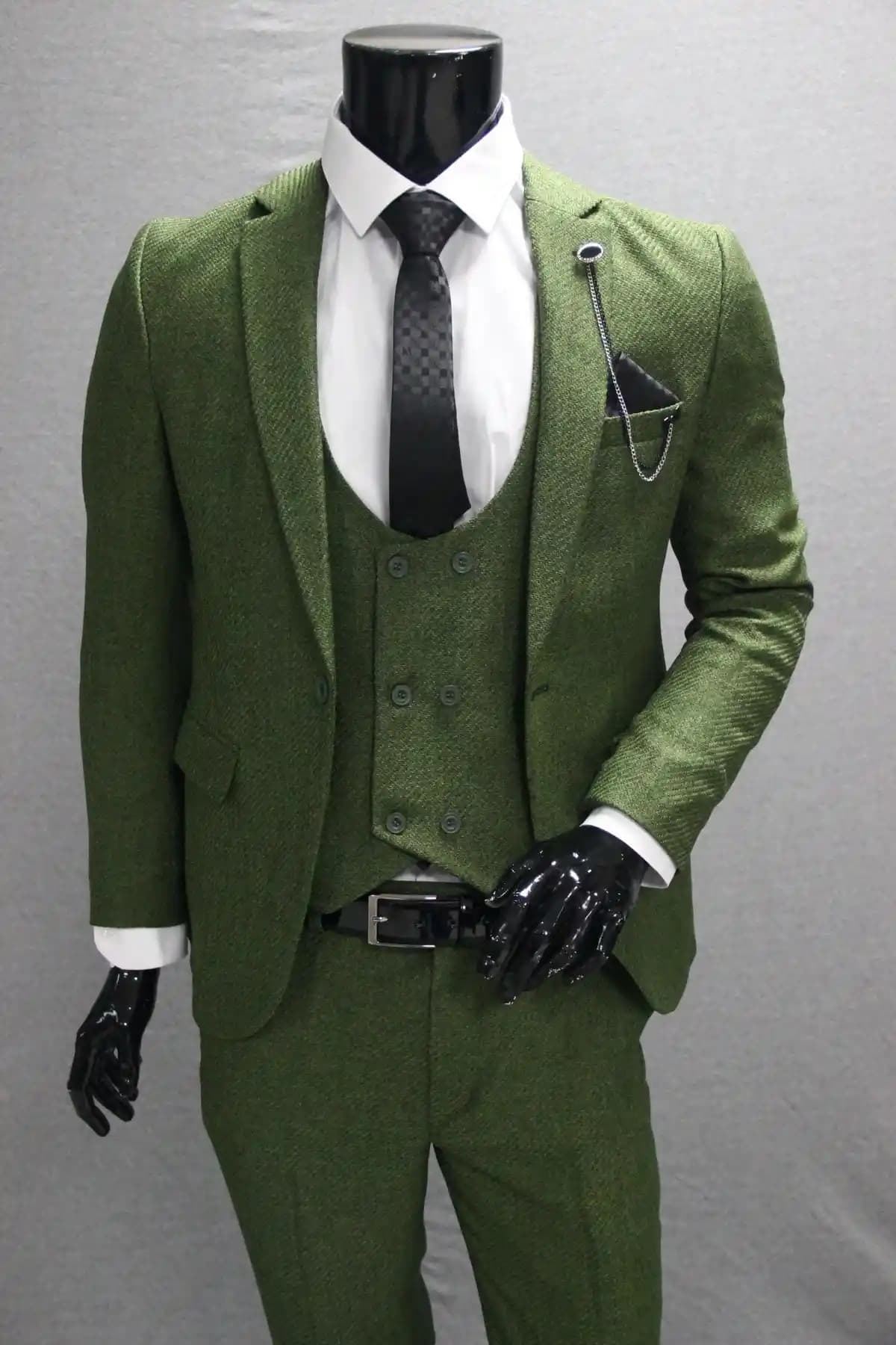 Takım Elbise Modasında Güncel Trendler ve Seçim Rehberi