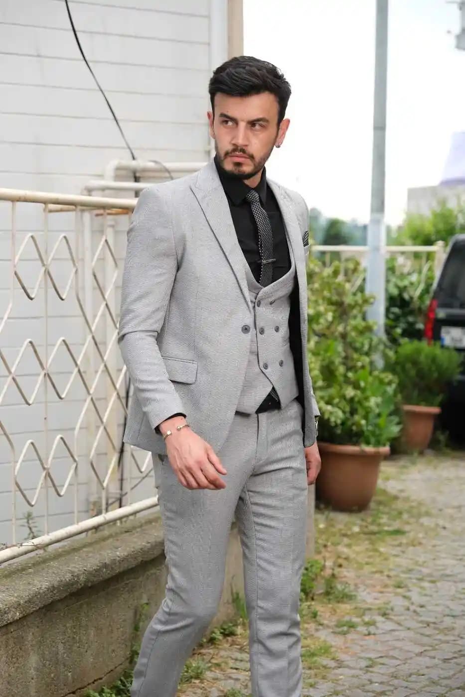 Takım Elbise Modelleri ve Moda Trendleri: Şıklık ve Tarz İçin Kapsamlı Rehber