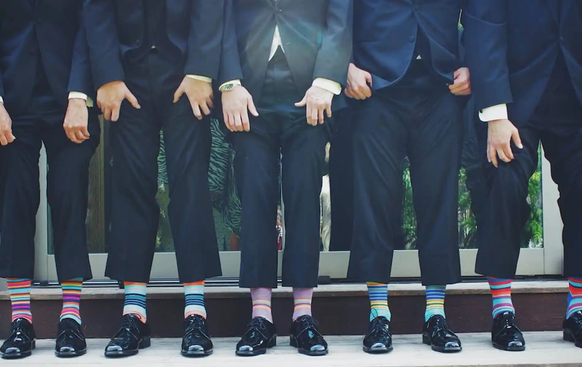 Takım Elbise ve Çorap Uyumu: Stilinizde Detayların Önemi ve Moda Trendleri