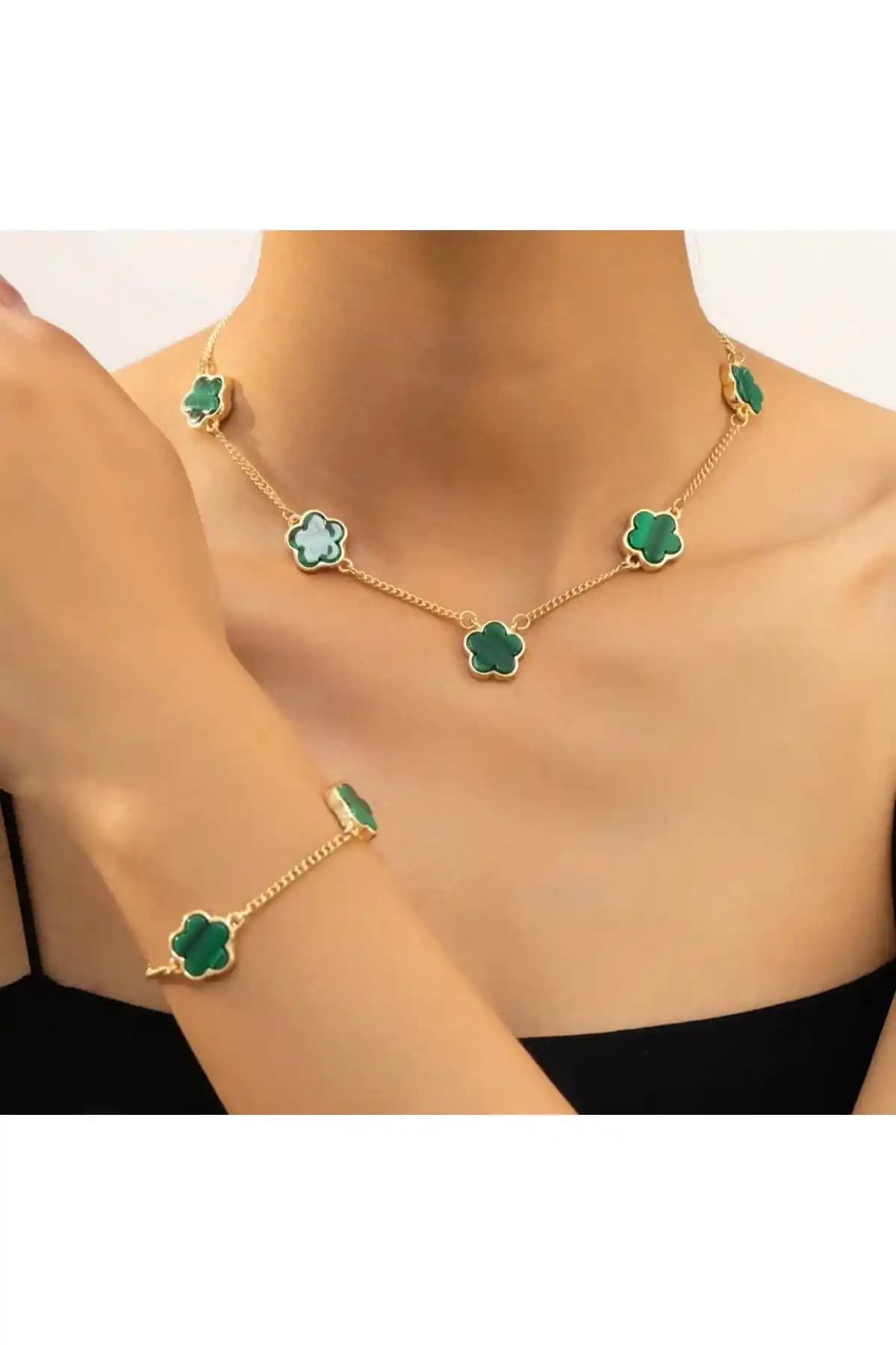 Takım Kolye Nedir ve Moda Dünyasında Trendleri Nasıl Yansıtır