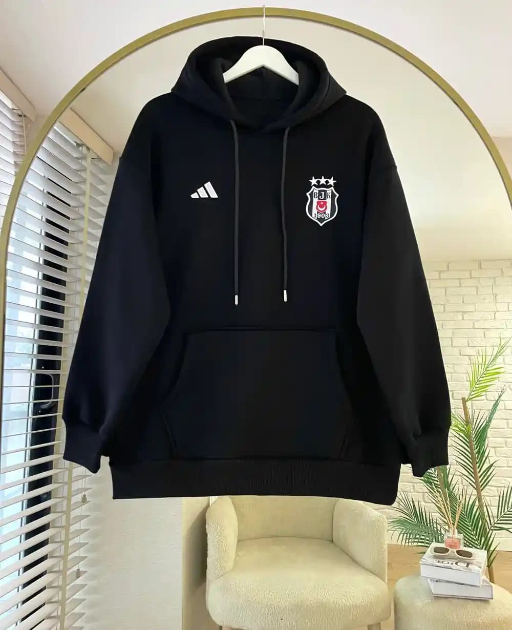 Taraftar Sweatshirt ve Teknolojinin Gücüyle Moda Dünyasında Yeni Trendler