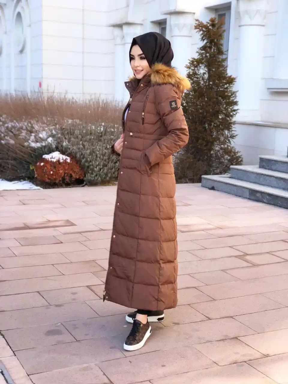 Tesettür Kaz Tüyü Montları: Kışın Şıklık ve Sıcaklığı Bir Arada Sunar