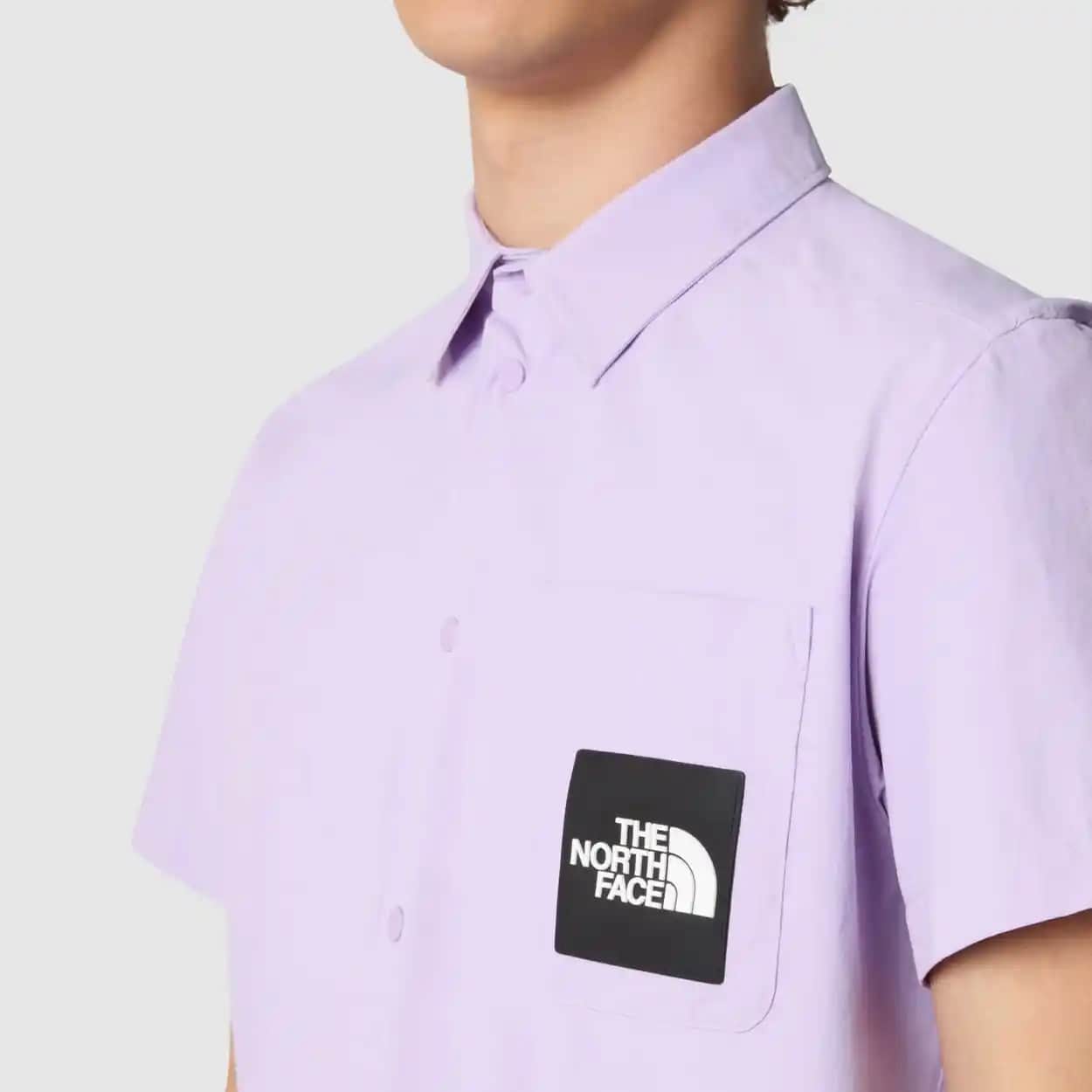 The North Face Erkek Gömlekleri: Şıklık ve Dayanıklılığı Bir Arada Sunan Koleksiyon