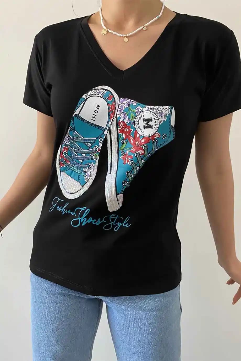 Tişört Tasarımı ve Moda Dünyasında Kendine Özgü İfade Yaratma Rehberi