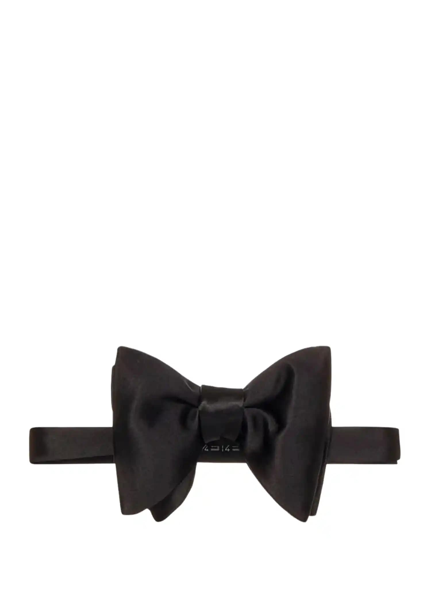 Tom Ford Tasarımlarında Papyonların Moda ve Zarafetteki Önemi ve Kullanım İpuçları