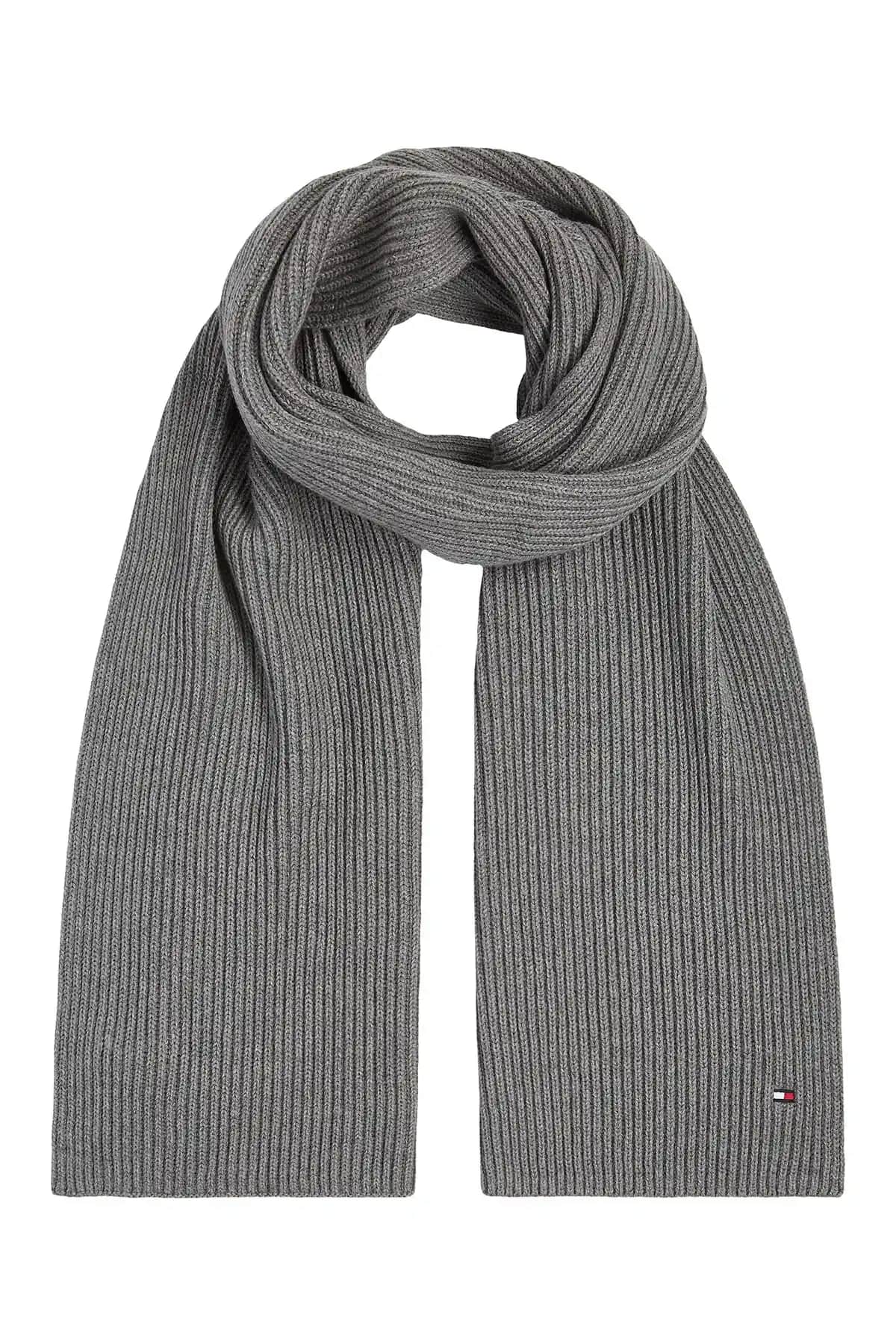 Tommy Atkı Koleksiyonu ile Kış Modasında Şıklık ve Fonksiyonellik