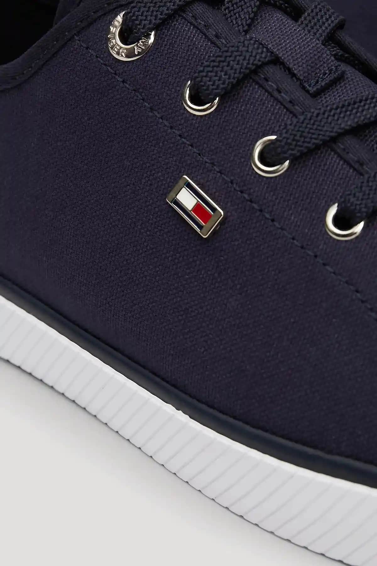 Tommy Bayan Ayakkabıları: Moda ve Konforu Bir Arada Sunan Şık Tasarımlar