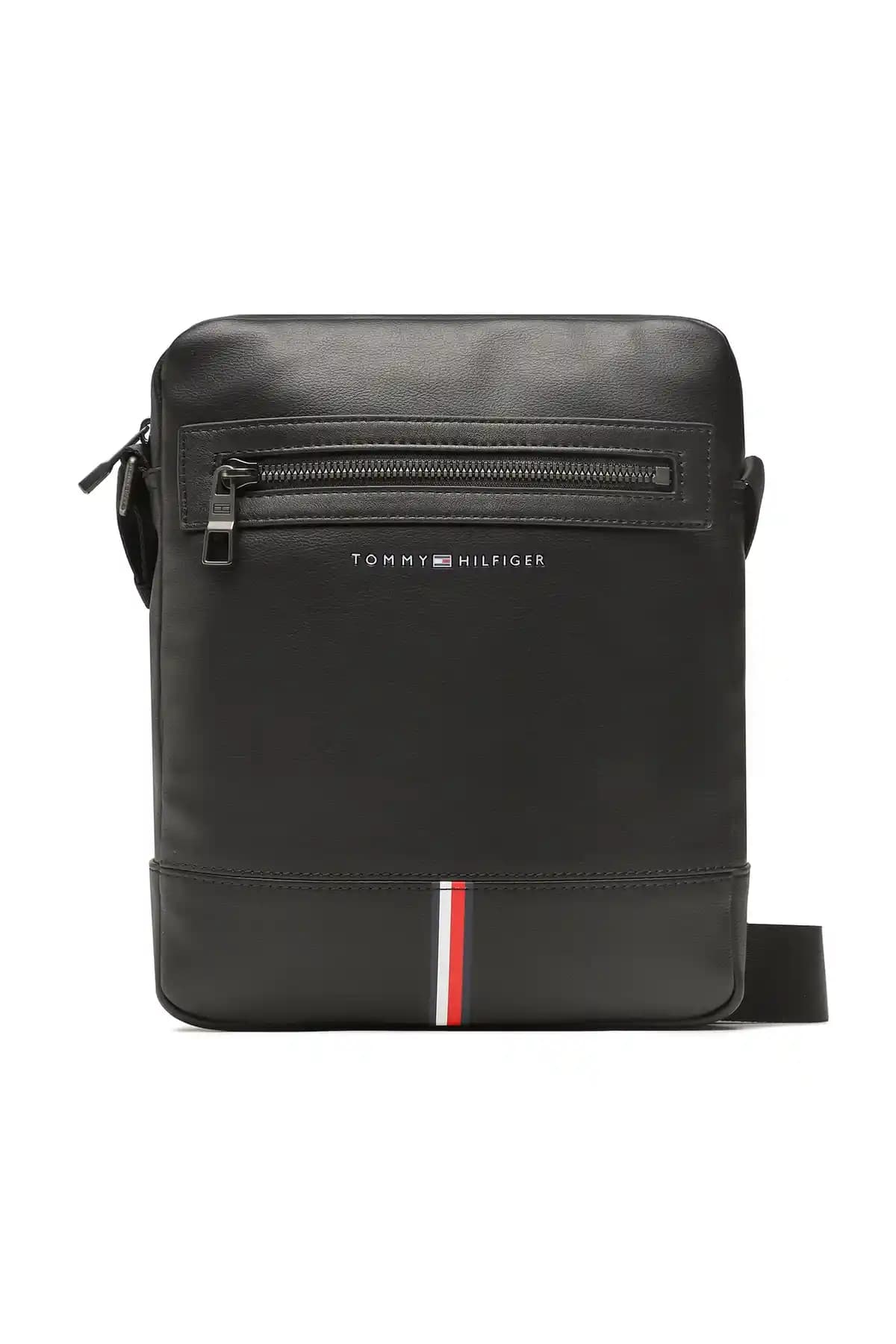 Tommy Hilfiger Erkek Omuz Çantası ile Şıklık ve Fonksiyonelliğin Birleşimi