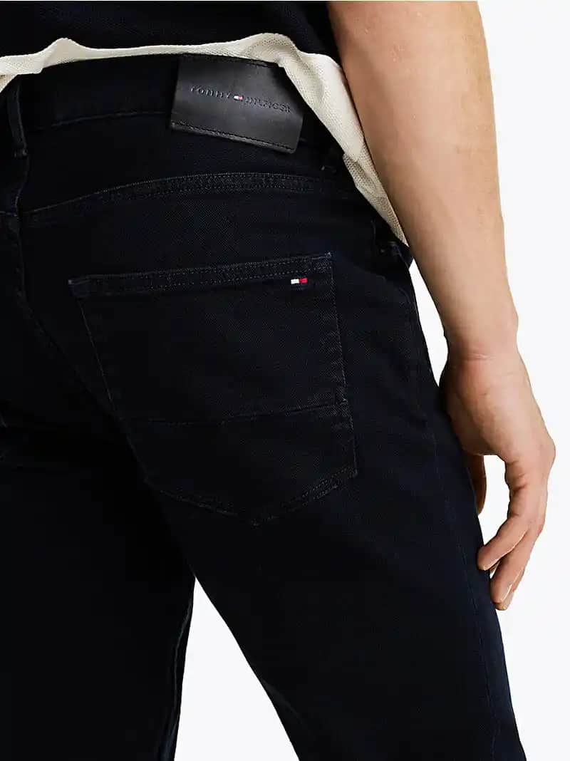 Tommy Pantolonları: Moda Dünyasında Şıklık ve Rahatlığı Bir Arada Sunan Popüler Seçenekler