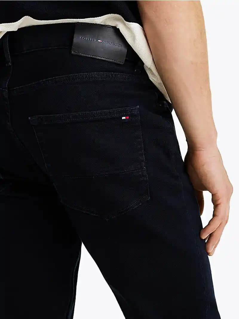 Tommy Pantolonları: Moda Dünyasında Şıklık ve Rahatlığı Bir Arada Sunan Popüler Seçenekler