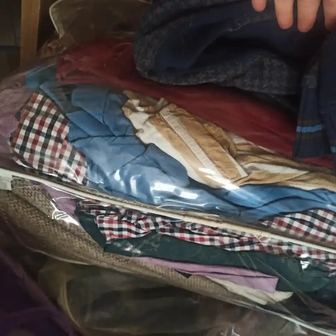 Toptan İkinci El Kıyafetler: Sürdürülebilir Moda ve Ekonomik Alım İmkanları