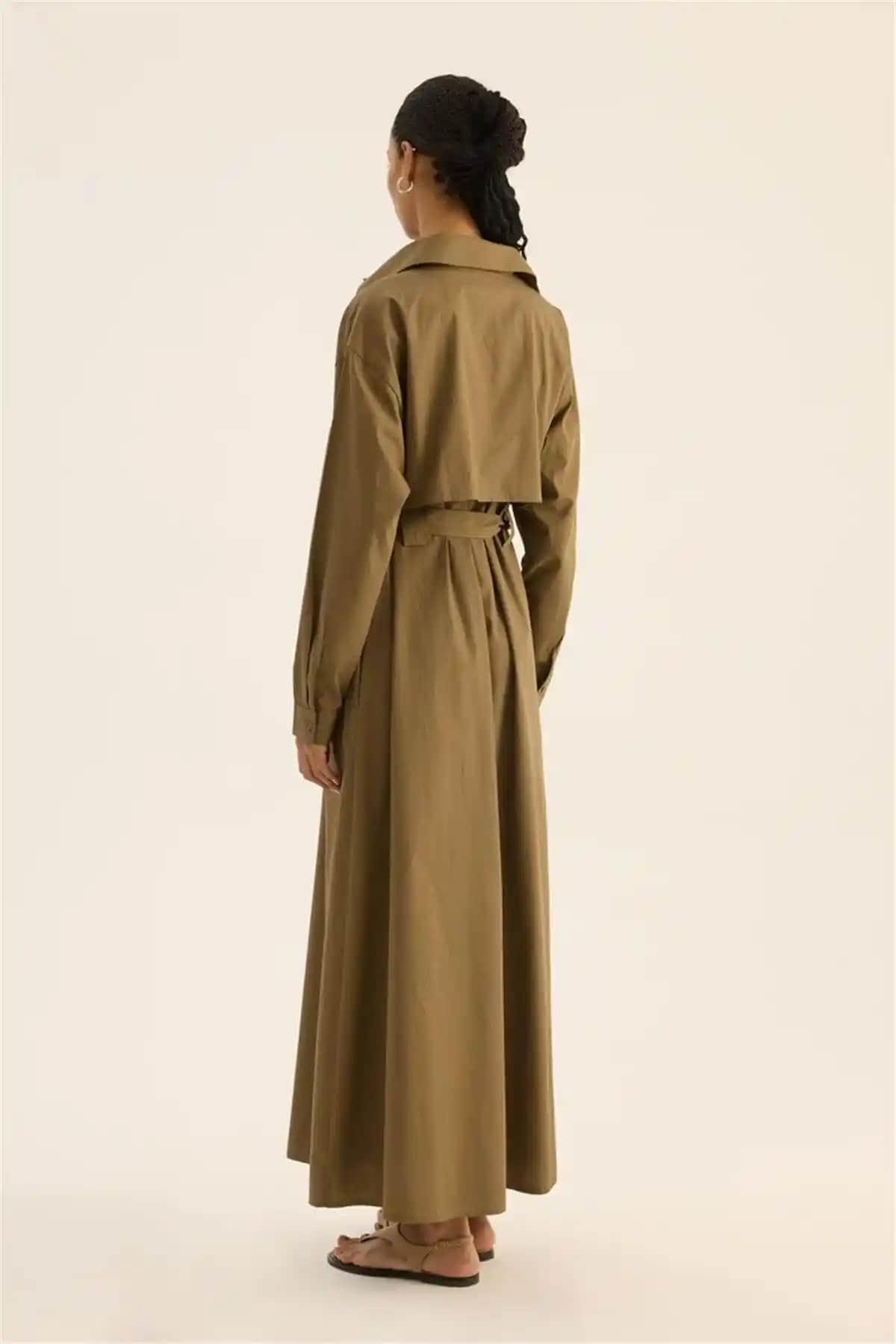 Trençkot Elbise Modasında Zamansız Şıklık ve Modern Yorumlar