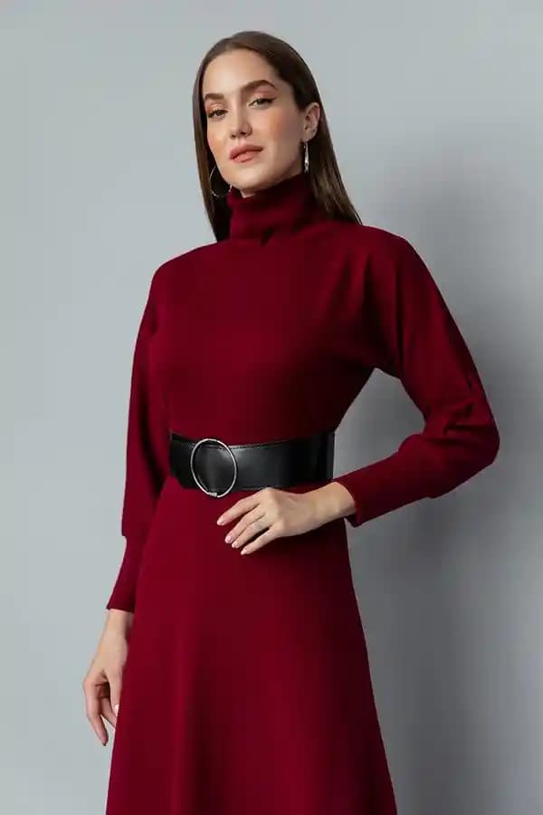 Triko Elbise ve Kemer Kombinasyonlarıyla Şıklık ve Rahatlık Yakalayın