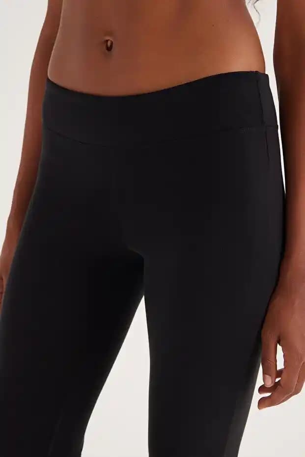 Tudor Döneminde Kumaş Pantolonların Tarihsel ve Modern Moda İle Buluşması