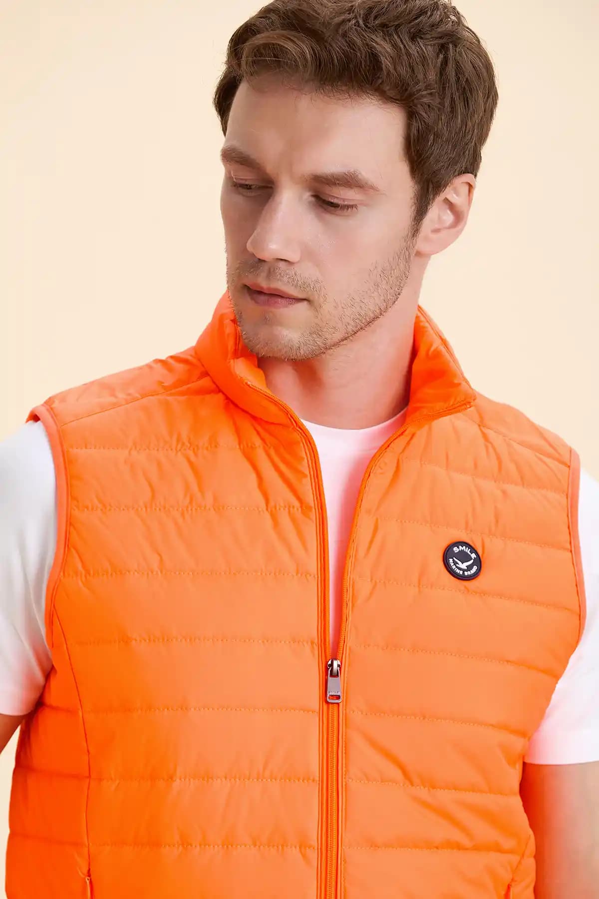 Turuncu Şişme Yelek Modasında Güncel Trendler ve Kombin İpuçları