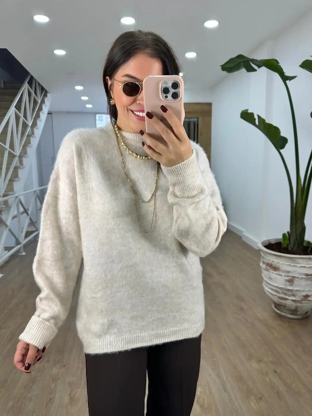 Tüylü Kazak Modası: Sıcacık ve Şık Kış Trendleri Hakkında Bilmeniz Gerekenler