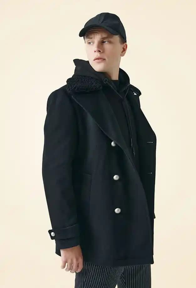 Tween Kabanlar: Gençlerin Tarzını Yansıtan Moda ve Fonksiyonellik Bir Arada