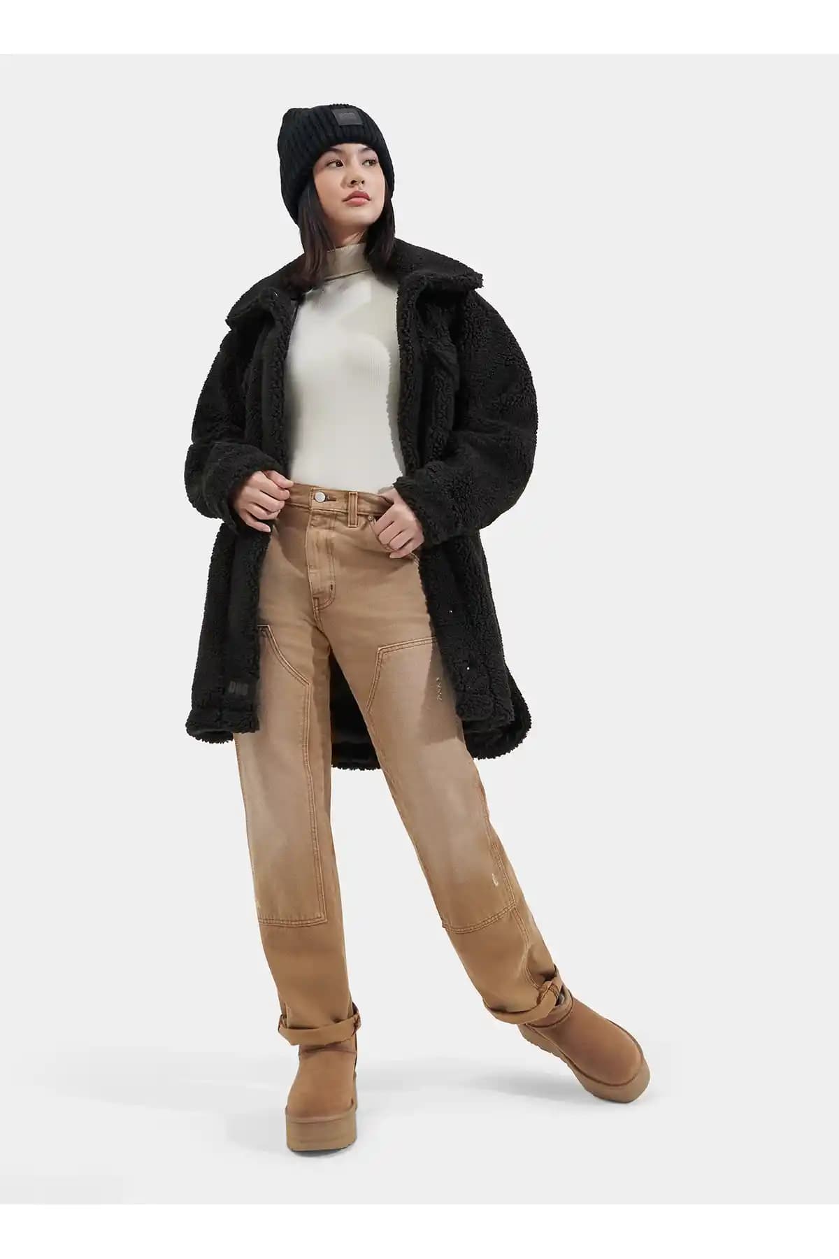 UGG Mont: Moda ve Fonksiyonelliği Bir Arada Sunan Şık Kış Montları Rehberi